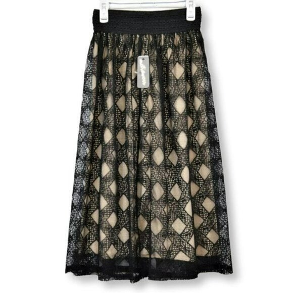 New! Metrowear Women's Diamond Crochet Lace Overlay Midi Skirt - Picture 3 of 5